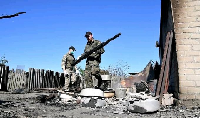 Сергій Гайдай: 50 бійців Нацгвардії та Нацполіції почали розбирати згарища, гроші на компенсації погорільцям мають виділити у понеділок Сергій Гайдай: 50 бійців Нацгвардії та Нацполіції почали розбирати згарища, гроші на компенсації погорільцям мають виділити у понеділок