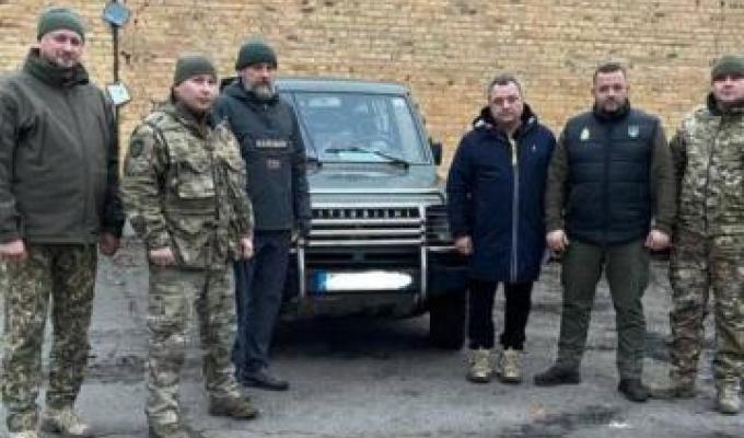 Передали автівку нацгвардійцям, якій боронили Рубіжне Передали автівку нацгвардійцям, якій боронили Рубіжне