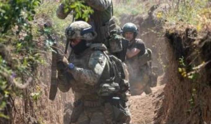 З Макіївки вдалося евакуювати двох жителів. Лисичанськ і Рубіжне відновлюватимуть студенти "лнр" - без росії. Із рф на окуповану Луганщину передали ще три клуби на колесах З Макіївки вдалося евакуювати двох жителів. Лисичанськ і Рубіжне відновлюватимуть студенти "лнр" - без росії. Із рф на окуповану Луганщину передали ще три клуби на колесах