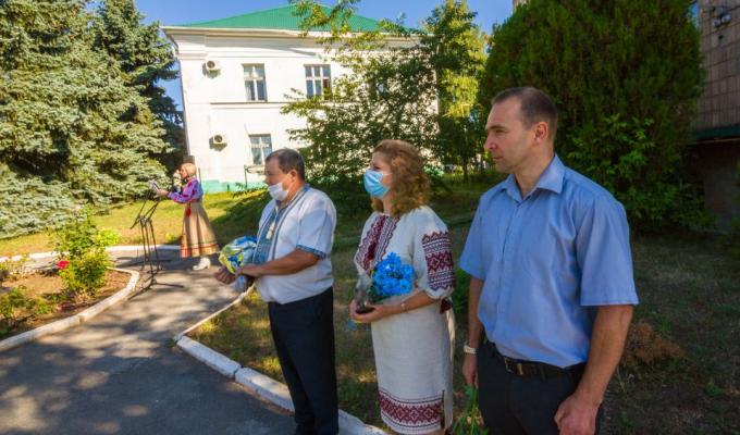 23 серпня 2020 року в селищі Новоайдар відбулися урочистості, присвячені Дню Державного Прапора України та Дню Незалежності України. 23 серпня 2020 року в селищі Новоайдар відбулися урочистості, присвячені Дню Державного Прапора України та Дню Незалежності України.