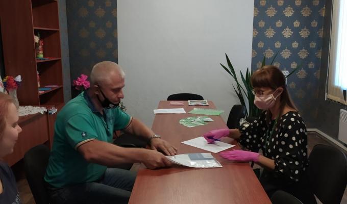 11 вересня 2020 року начальник Новоайдарського відділу обслуговування громадян провела зустріч з мешканцями села Співаківка Щастинського (Новоайдарського) району 11 вересня 2020 року начальник Новоайдарського відділу обслуговування громадян провела зустріч з мешканцями села Співаківка Щастинського (Новоайдарського) району