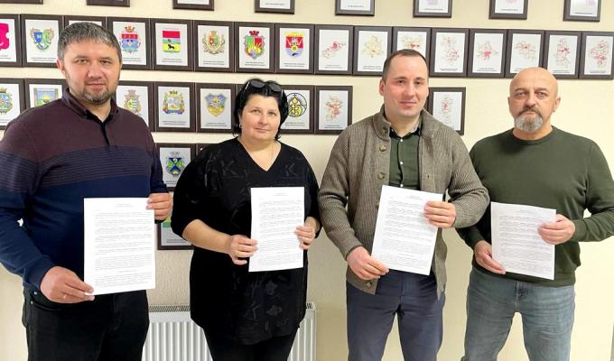 Щастинська районна державна адміністрація підписала меморандум про співпрацю з районними державними адміністраціями Щастинська районна державна адміністрація підписала меморандум про співпрацю з районними державними адміністраціями