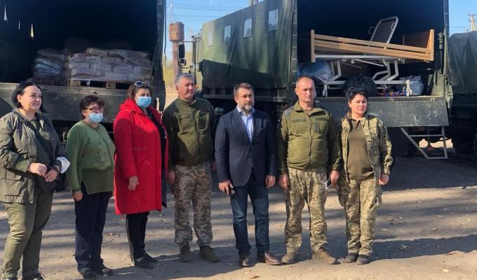 Військові доставили допомогу погорільцям з Муратового Військові доставили допомогу погорільцям з Муратового
