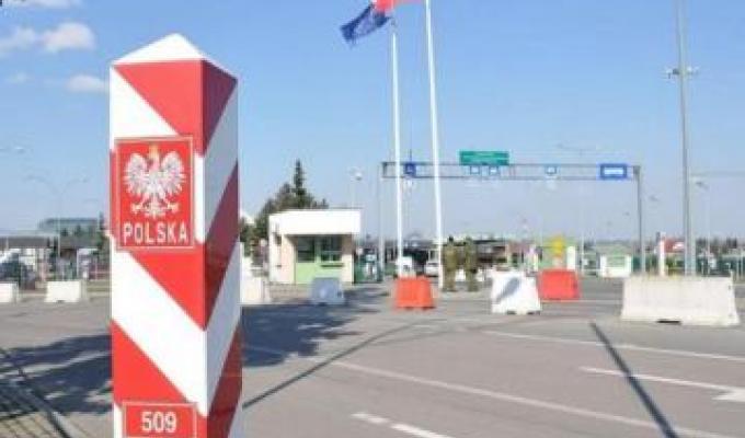 Відтепер у Польщі українці можуть відновлювати посвідчення водія Відтепер у Польщі українці можуть відновлювати посвідчення водія