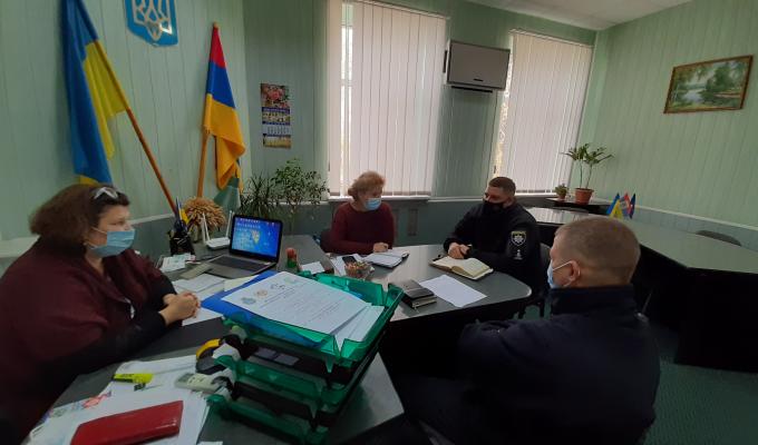 03.11.2020 року головою Новоайдарської РДА Тетяною Новиковою була проведена нарада щодо злагодженої роботи з представниками правоохоронних органів 03.11.2020 року головою Новоайдарської РДА Тетяною Новиковою була проведена нарада щодо злагодженої роботи з представниками правоохоронних органів