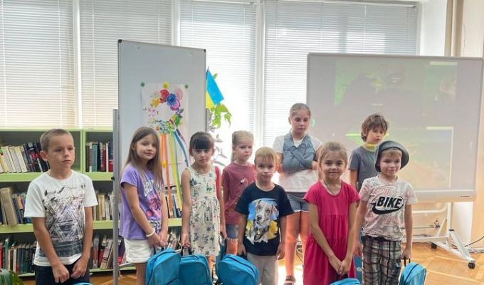 З нагоди свят представниками Координаційного центру допомоги ВПО з Луганської області  в м. Кропивницький та в.о. директором Рубіжанської бібліотеки Оленою Леоновою  в бібліотеці Чижевського  був проведений патріотичний захід  для дітей з Луганщини