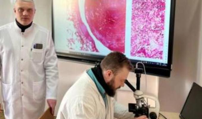 «Наголошуємо на необхідності залишити заклади вищої освіти Луганщини в статусі окремих юридичних осіб», - Артем Лисогор «Наголошуємо на необхідності залишити заклади вищої освіти Луганщини в статусі окремих юридичних осіб», - Артем Лисогор