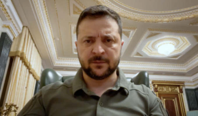 Росія відчула, що програє і намагається відтягнути цей момент, забезпечити якусь активність на фронті – звернення Президента України Росія відчула, що програє і намагається відтягнути цей момент, забезпечити якусь активність на фронті – звернення Президента України