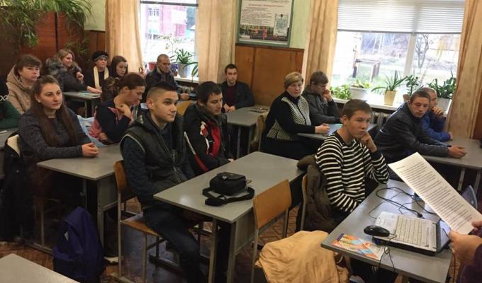 У Новоайдарському професійному аграрному ліцеї відзначили День Гідності та Свободи У Новоайдарському професійному аграрному ліцеї відзначили День Гідності та Свободи