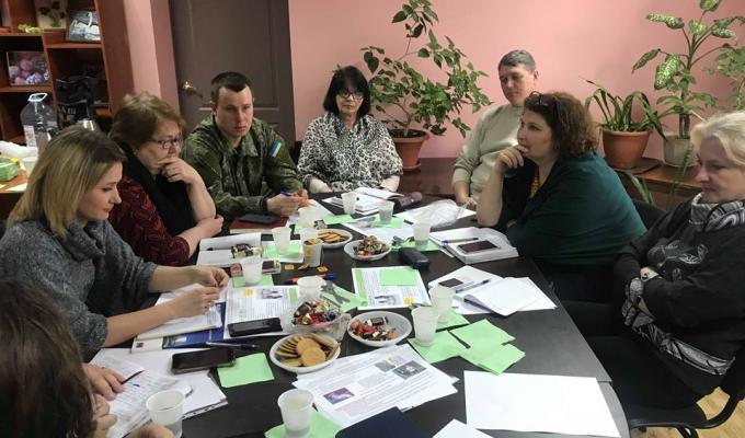 Проблеми зайнятості дітей та молоді з сімей зі складними життєвими обставинами обговорили під час круглого столу у районній бібліотеці
