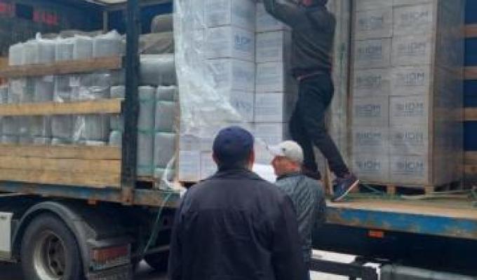 У Сумах нашим ВПО видають матраци, посуд, постільні набори У Сумах нашим ВПО видають матраци, посуд, постільні набори