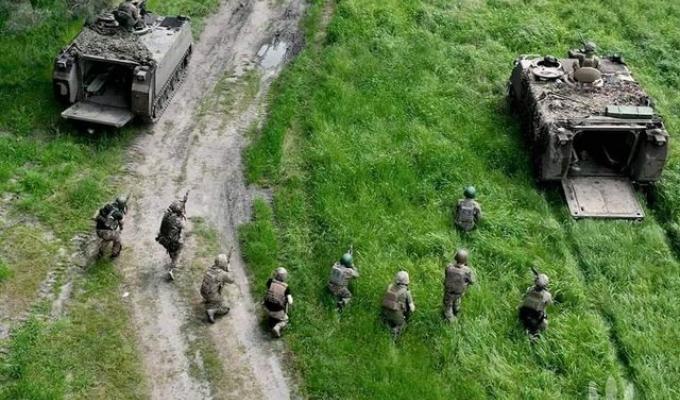 У Стельмахівці залишається лише один мешканець – вмовляємо його евакуюватися, іншим п’ятьом допомогли виїхати протягом останніх трьох днів, – Артем Лисогор У Стельмахівці залишається лише один мешканець – вмовляємо його евакуюватися, іншим п’ятьом допомогли виїхати протягом останніх трьох днів, – Артем Лисогор
