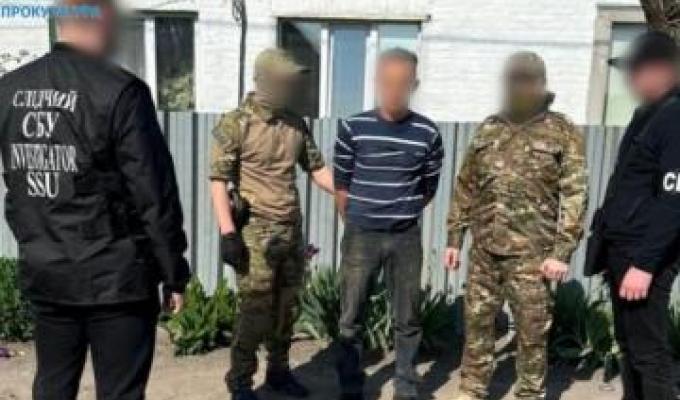 Затримано поплічника ворога з Луганщини, який ремонтував техніку окупаційних військ рф та перевозив особовий склад