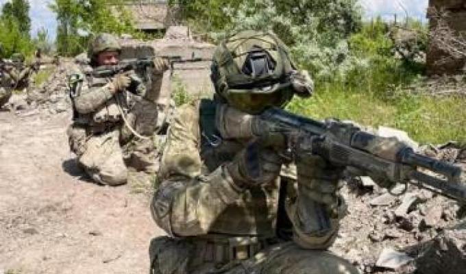 По Сергіївці росіяни завдали удар з авіації, замість вирішення санітарно-епідемічних питань окупаційна влада Сєвєродонецька пропонує шукати інші будинки для заселення, у так званій «лнр» розглядають введення шестиденки – для потреб фронту
