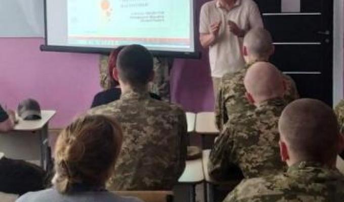 #ТиЯк Понад 400 учнів та педагогів Луганщини долучилися до тренінгів-семінарів «Вплив війни на психічне здоров’я дитини»
