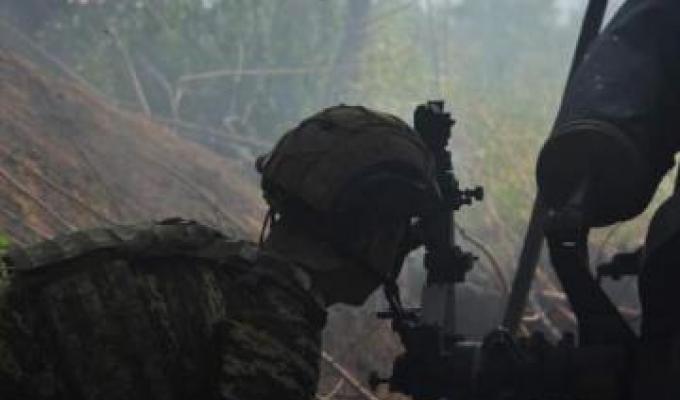 За відсутності мобільного зв’язку в Сєвєродонецьку користуються раціями, лікарям в Старобільську погрожують депортацією, авіаудар нанесено по Серебрянському лісництву За відсутності мобільного зв’язку в Сєвєродонецьку користуються раціями, лікарям в Старобільську погрожують депортацією, авіаудар нанесено по Серебрянському лісництву