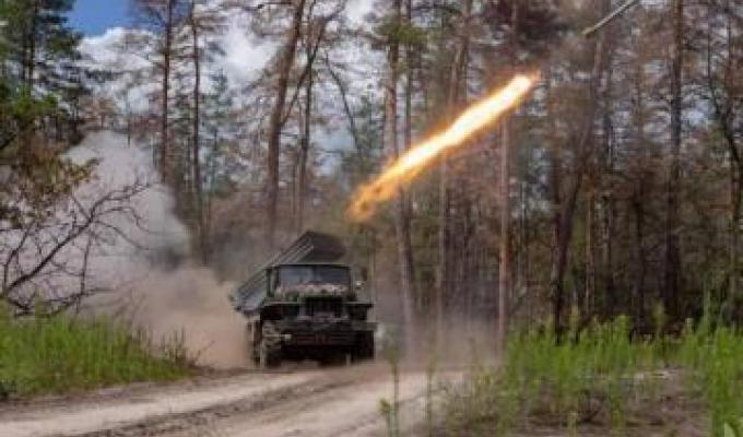 До вересня окупанти вимагають підприємців Сєвєродонецька підтвердити право власності на торговельні площі, у Новопскові організували перепис населення з телефонними номерами, ворог активізувався у Серебрянському лісництві До вересня окупанти вимагають підприємців Сєвєродонецька підтвердити право власності на торговельні площі, у Новопскові організували перепис населення з телефонними номерами, ворог активізувався у Серебрянському лісництві