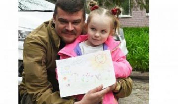 На території шелтеру для переселенців з Луганщини облаштували «громадську площу» На території шелтеру для переселенців з Луганщини облаштували «громадську площу»