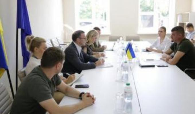 Реалізовуємо міжнародну підтримку та готуємось до відновлення Луганщини, – Артем Лисогор зустрівся з делегацією ПРООН в Україні