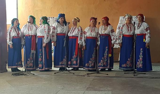 Творчий звіт  художньої самодіяльності в селі Трьохізбенка Новоайдарського району