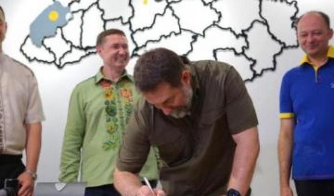 Сергій Гайдай узяв участь у спецпогашенні марки «Вільні. Незламні. Непереможні.» Сергій Гайдай узяв участь у спецпогашенні марки «Вільні. Незламні. Непереможні.»