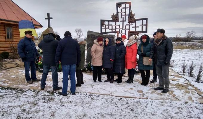 Вчителі Бродівської гімназії ім.І.Труша відвідали меморіальний комплекс «Сини вогню» в селищі Побєда