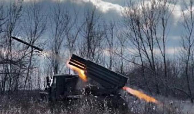 У Лисичанську відбулася невдала спроба запустити систему водопостачання, у Сіверськодонецьку будівники радять містянам відмовлятися від низькоякісних показових ремонтів житла, окупанти штурмували поблизу Макіївки У Лисичанську відбулася невдала спроба запустити систему водопостачання, у Сіверськодонецьку будівники радять містянам відмовлятися від низькоякісних показових ремонтів житла, окупанти штурмували поблизу Макіївки