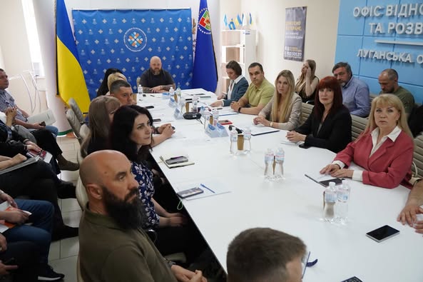 Наші громади мають власний ресурс для участі у програмах будівництва житла для ВПО, – Олексій Харченко на засіданні Луганського регіонального офісу Конгресу місцевих та регіональних влад при Президентові України Наші громади мають власний ресурс для участі у програмах будівництва житла для ВПО, – Олексій Харченко на засіданні Луганського регіонального офісу Конгресу місцевих та регіональних влад при Президентові України