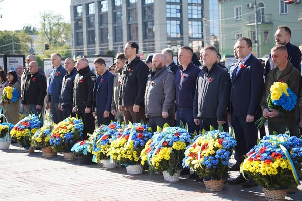У Рівному Олексій Харченко долучився до заходів до Дня пам’яті та перемоги над нацизмом У Рівному Олексій Харченко долучився до заходів до Дня пам’яті та перемоги над нацизмом