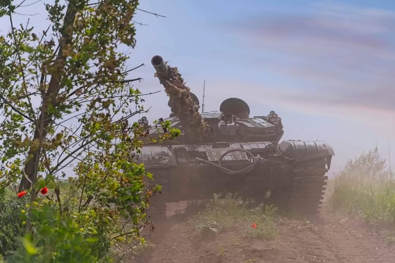 У Сіверськодонецьку щонайменше 360 багатоповерхівок не під’єднані до системи опалення, більше ніж вчителю чи лікарю – росіяни платитимуть по п’ять мільйонів за пропагандистські фільми про окупацію Луганщини, противник атакував біля трьох сіл регіону У Сіверськодонецьку щонайменше 360 багатоповерхівок не під’єднані до системи опалення, більше ніж вчителю чи лікарю – росіяни платитимуть по п’ять мільйонів за пропагандистські фільми про окупацію Луганщини, противник атакував біля трьох сіл регіону