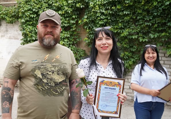 Навіть сьогодні бригада наших медиків супроводжує з Дніпра до Черкас – військового з тяжкими пораненнями, – Олексій Харченко привітав працівників екстреної медичної допомоги з професійним святом Навіть сьогодні бригада наших медиків супроводжує з Дніпра до Черкас – військового з тяжкими пораненнями, – Олексій Харченко привітав працівників екстреної медичної допомоги з професійним святом
