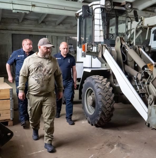 Луганські рятувальники на Харківщині ліквідовують наслідки ворожих обстрілів та протидіють стихійним лихам Луганські рятувальники на Харківщині ліквідовують наслідки ворожих обстрілів та протидіють стихійним лихам