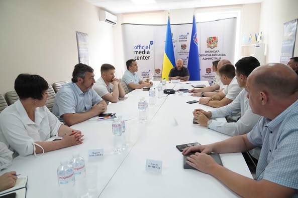 «Я хочу, щоб ми теж перейшли від формального спілкування до вирішення конкретних проблем», - Олексій Харченко під час «Діалогу із бізнесом» Луганщини «Я хочу, щоб ми теж перейшли від формального спілкування до вирішення конкретних проблем», - Олексій Харченко під час «Діалогу із бізнесом» Луганщини