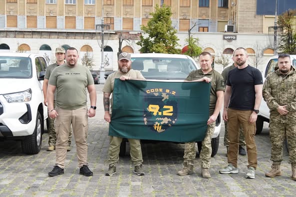 Олексій Харченко: чотири позашляховики передали бійцям штурмового батальйону 92-ої бригади Олексій Харченко: чотири позашляховики передали бійцям штурмового батальйону 92-ої бригади
