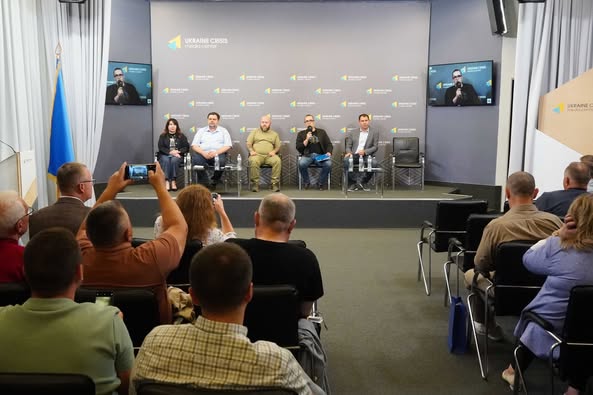 Представників 89 переміщених бізнесів об’єднав регіональний форум «Луганщина в релокації – виклики та можливості» у Києві Представників 89 переміщених бізнесів об’єднав регіональний форум «Луганщина в релокації – виклики та можливості» у Києві