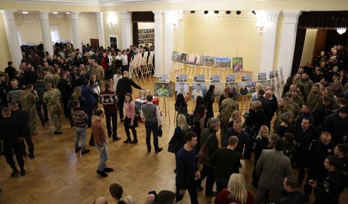 На Луганщині колектив Академії СБУ провів благодійний захід, присвячений пам’яті загиблих співробітників Служби безпеки України На Луганщині колектив Академії СБУ провів благодійний захід, присвячений пам’яті загиблих співробітників Служби безпеки України