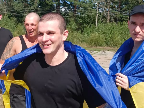 Повертаємо українців додому, в Україну!