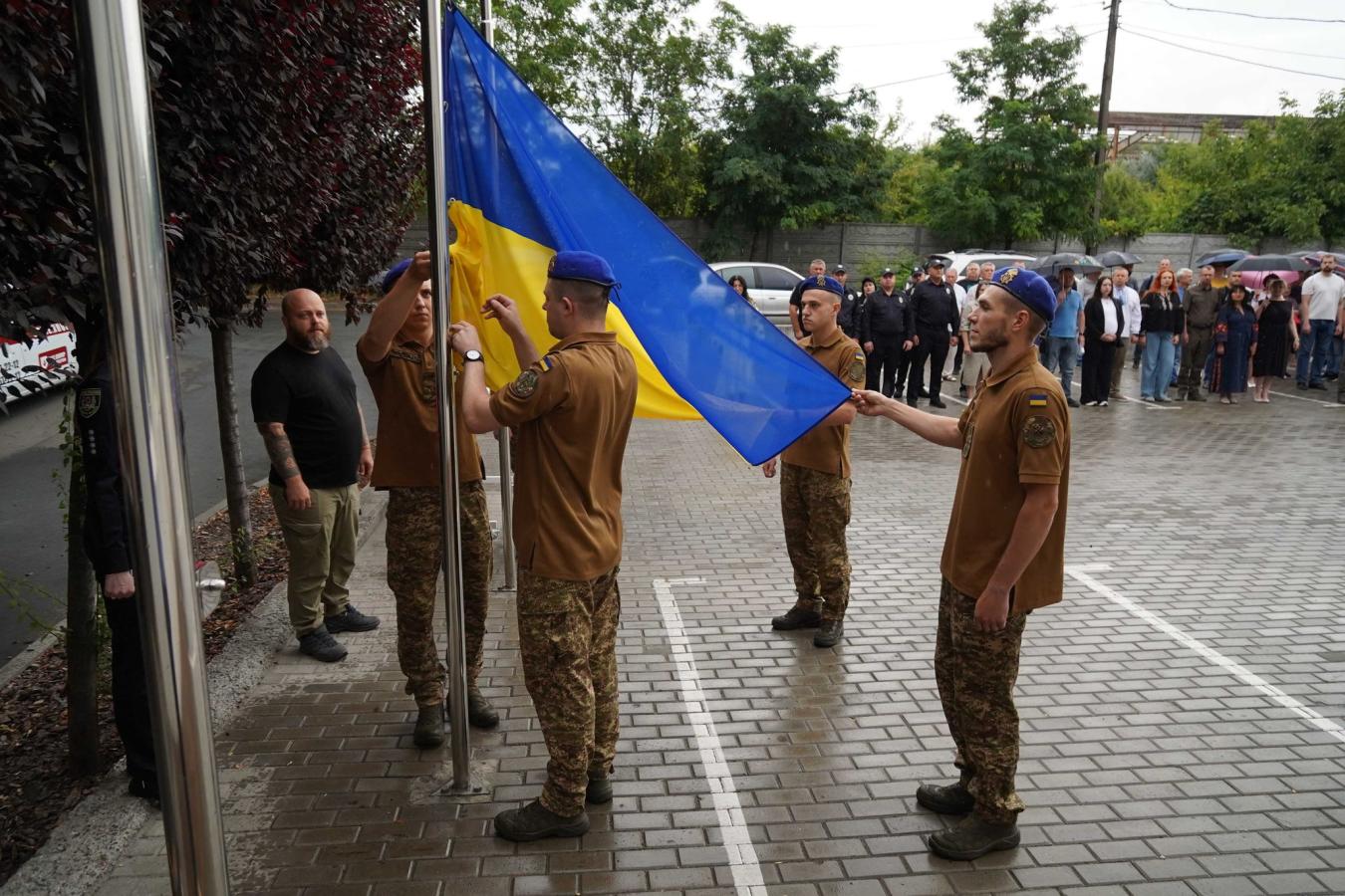Прапор став символом надії: на вільну Україну, відновлення справедливості, повернення сотень тисяч ВПО на Луганщину, - Олексій Харченко