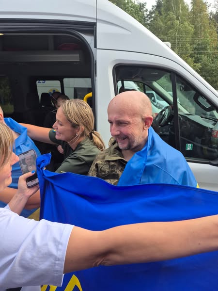 Сьогодні наші люди повертаються додому. Воїни Збройних Сил, Національної гвардії, Державної прикордонної служби та цивільні. Більшість із них були в полоні ще з 2022 року