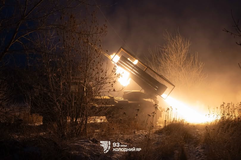 Короткий опис зображення, використовуваний зчитувачами екранів і коли неможливо завантажити зображення. на одне речення
