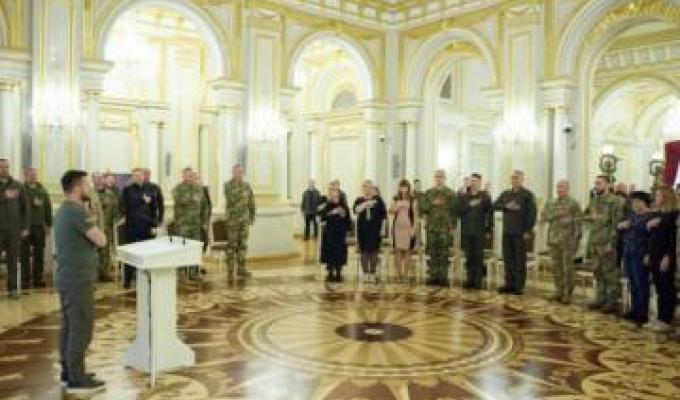 Захисників Луганщини Глава держави відзначив орденами «Золота Зірка» Захисників Луганщини Глава держави відзначив орденами «Золота Зірка»
