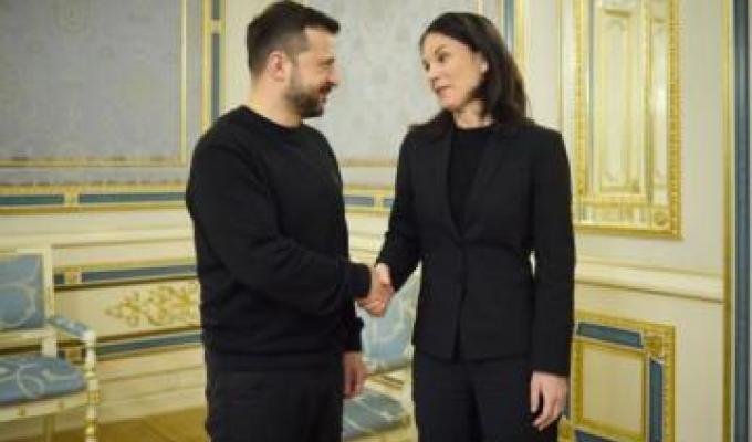 Військова підтримка, інвестиції в українську оборону та захист енергооб’єктів: Президент зустрівся з Анналеною Бербок Військова підтримка, інвестиції в українську оборону та захист енергооб’єктів: Президент зустрівся з Анналеною Бербок