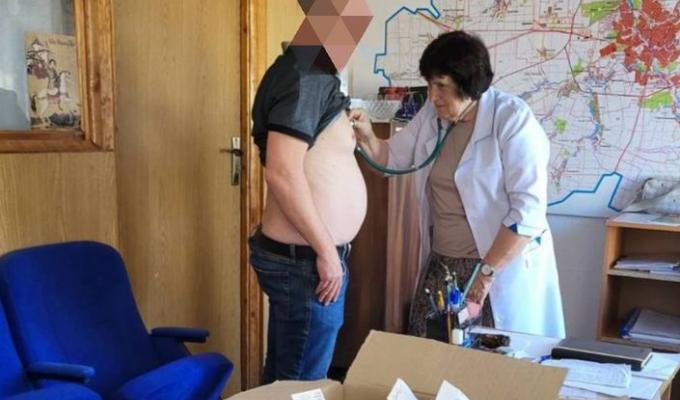 Щосереди у Кропивницькому відвідувачі хабу можуть звертатись до лікаря
