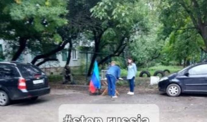 Фотофакт: на росію «добровільно» – під дулом автомата Фотофакт: на росію «добровільно» – під дулом автомата