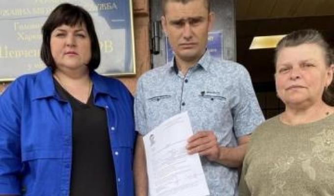 Жоден евакуйований не залишиться без підтримки – жителю Стельмахівки допомоги з оформленням документів, які згоріли, – Артем Лисогор Жоден евакуйований не залишиться без підтримки – жителю Стельмахівки допомоги з оформленням документів, які згоріли, – Артем Лисогор