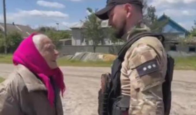 Поліцейські доставили мешканцям деокупованих територій найнеобхідніше Поліцейські доставили мешканцям деокупованих територій найнеобхідніше