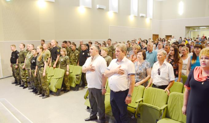 У Новоайдарському районі відзначили День Коституції України У Новоайдарському районі відзначили День Коституції України