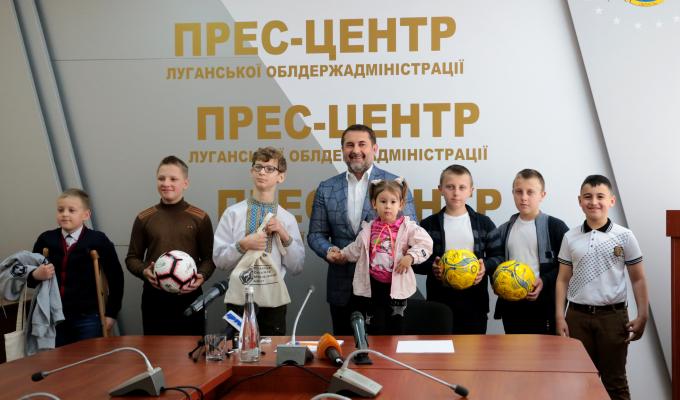 Звернення голови Луганської обласної державної адміністрації – керівника обласної військово-цивільної адміністрації Сергія Гайдая з нагоди Дня захисту дітей Звернення голови Луганської обласної державної адміністрації – керівника обласної військово-цивільної адміністрації Сергія Гайдая з нагоди Дня захисту дітей