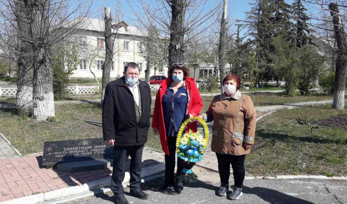 Покладання квітів до пам’ятних знаків учасникам ліквідації наслідків аварії на Чорнобильській АЕС Покладання квітів до пам’ятних знаків учасникам ліквідації наслідків аварії на Чорнобильській АЕС