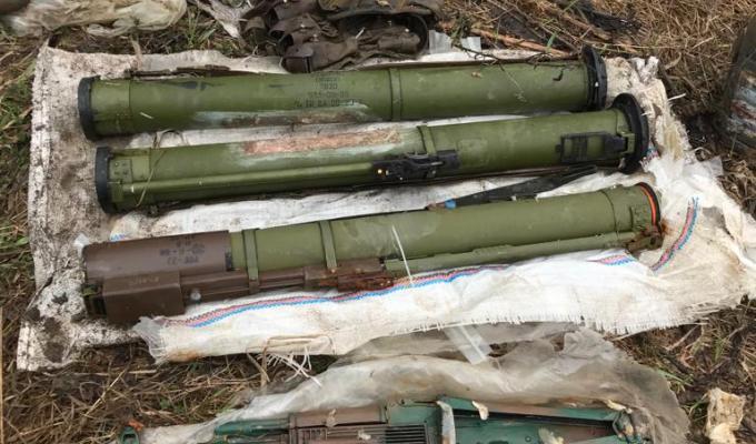 На Луганщині СБУ виявила схрон із військовими засобами ураження На Луганщині СБУ виявила схрон із військовими засобами ураження